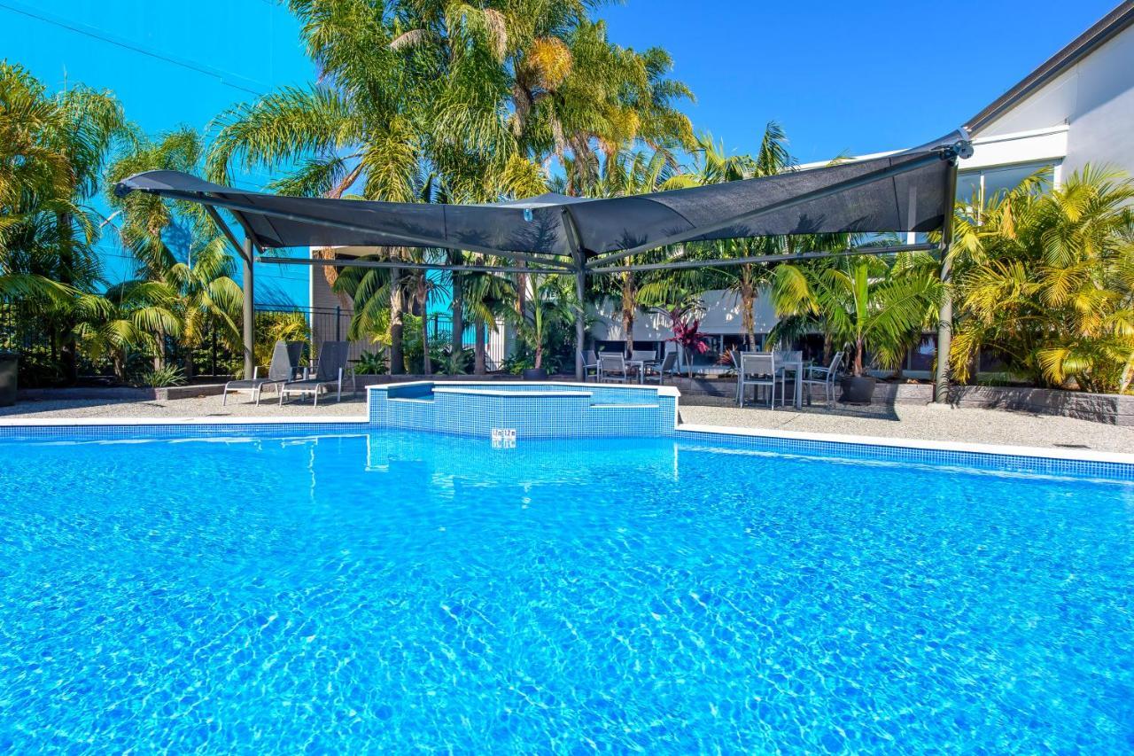 Palm Court Motor Inn Порт-Маккуори Экстерьер фото