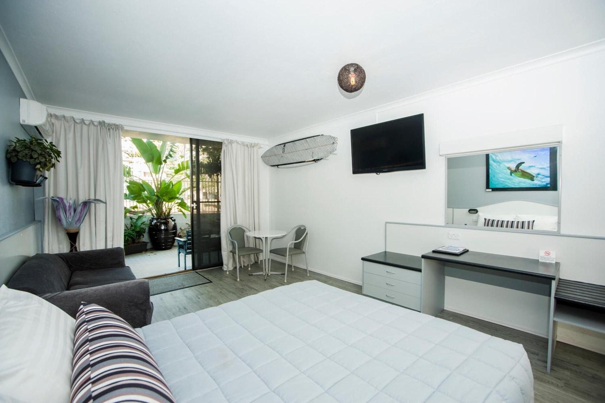 Palm Court Motor Inn Порт-Маккуори Экстерьер фото