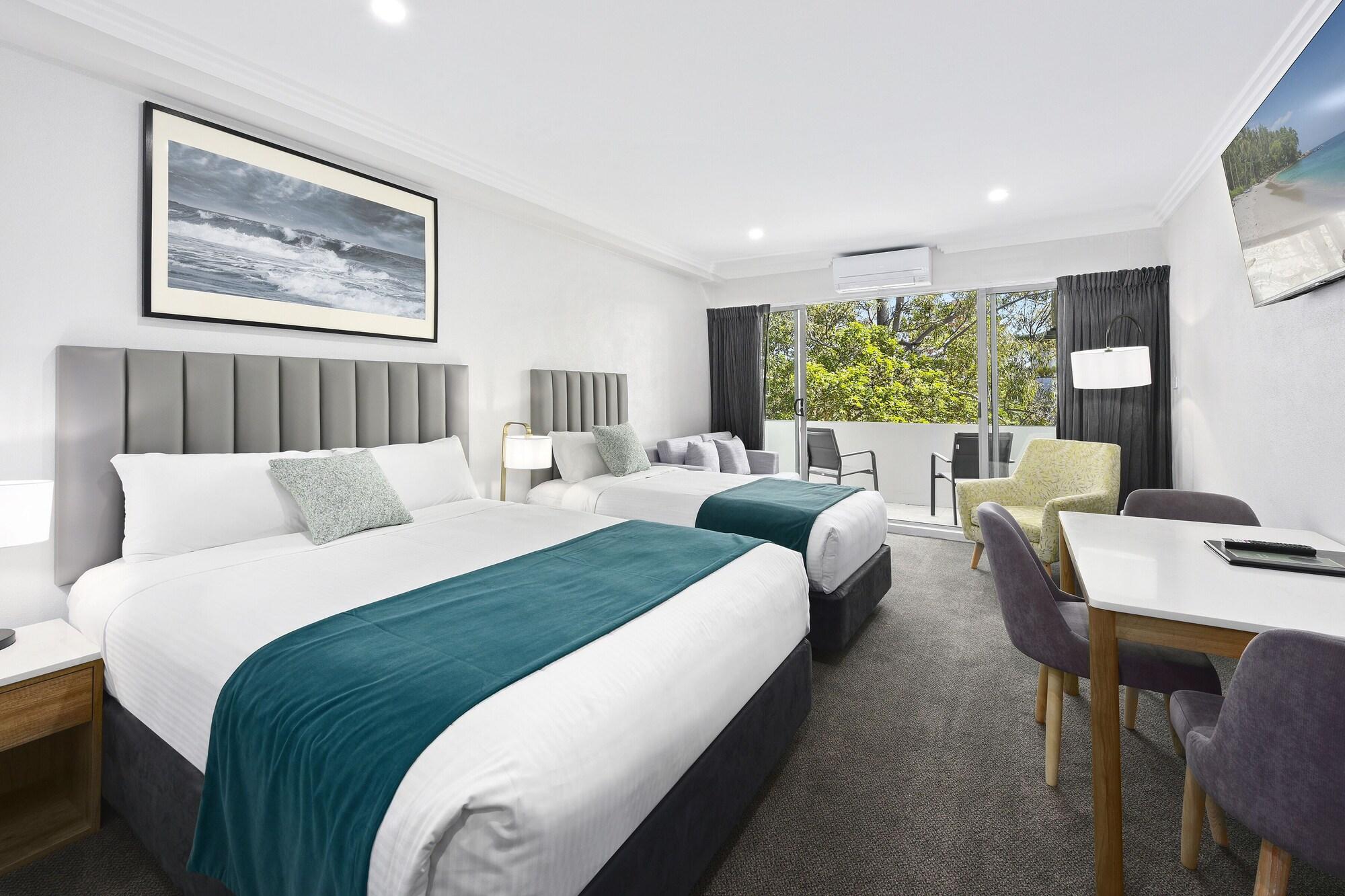 Palm Court Motor Inn Порт-Маккуори Экстерьер фото